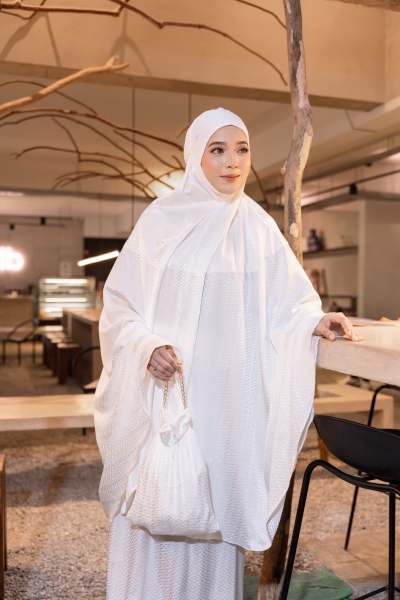 Telekung Aluna Silk White